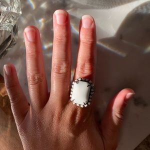 White Plastic Gem Costume Ring ✨